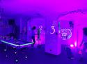 Partystimmung beim Neongaming